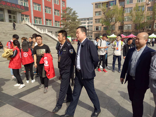 点击在新窗口打开